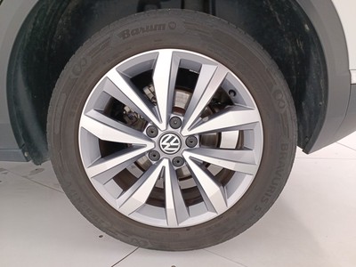 8 - Volkswagen T-Roc eschini auto