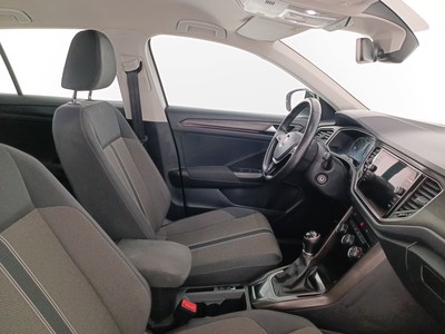 10 - Volkswagen T-Roc eschini auto