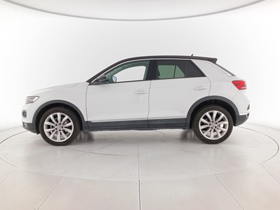 3 - Volkswagen T-Roc eschini auto
