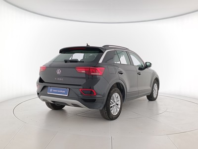4 - Volkswagen T-Roc eschini auto