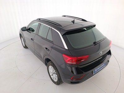5 - Volkswagen T-Roc eschini auto