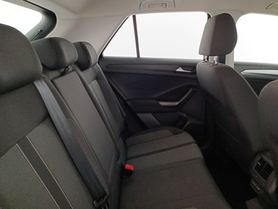 9 - Volkswagen T-Roc eschini auto
