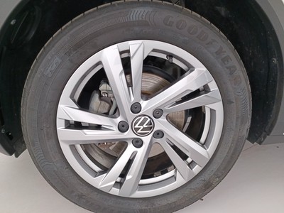 8 - Volkswagen T-Roc eschini auto