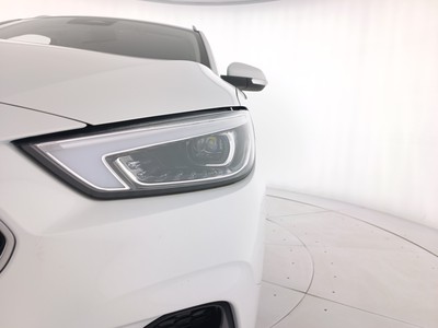 7 - Mg ZS eschini auto