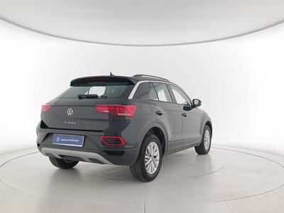 4 - Volkswagen T-Roc eschini auto