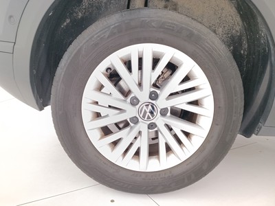 8 - Volkswagen T-Roc eschini auto