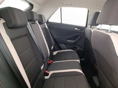9 - Volkswagen T-Roc eschini auto