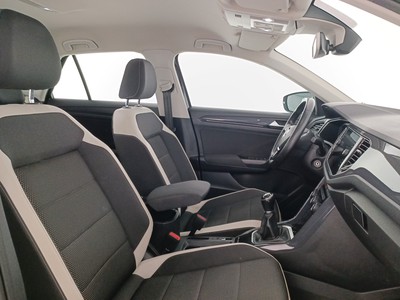 10 - Volkswagen T-Roc eschini auto