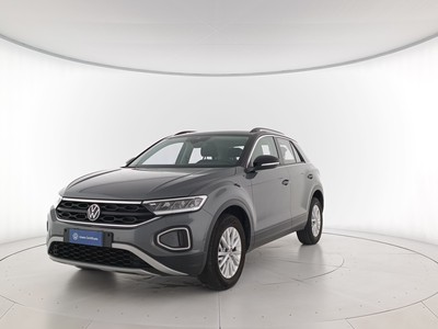1 - Volkswagen T-Roc eschini auto
