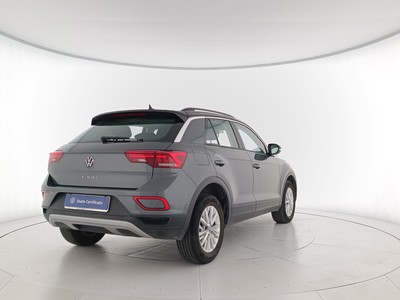 4 - Volkswagen T-Roc eschini auto