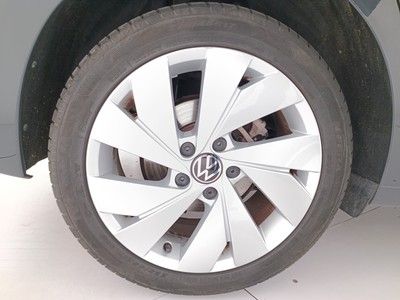8 - Volkswagen Golf eschini auto