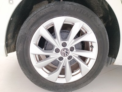 8 - Volkswagen Polo eschini auto