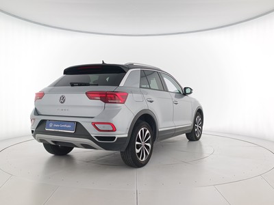 4 - Volkswagen T-Roc eschini auto