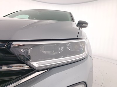 7 - Volkswagen T-Roc eschini auto