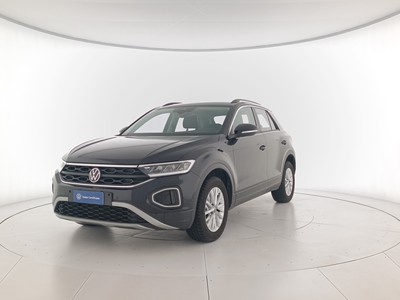 1 - Volkswagen T-Roc eschini auto