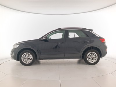 3 - Volkswagen T-Roc eschini auto
