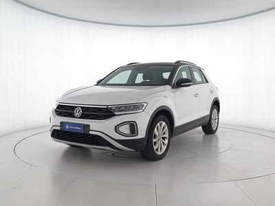 1 - Volkswagen T-Roc eschini auto