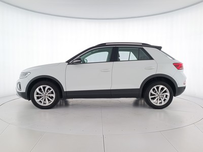 3 - Volkswagen T-Roc eschini auto