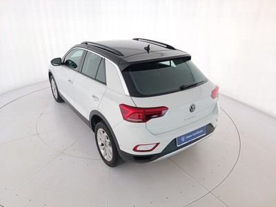 6 - Volkswagen T-Roc eschini auto