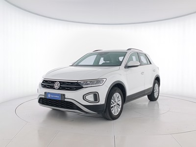 1 - Volkswagen T-Roc eschini auto
