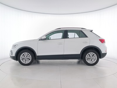 3 - Volkswagen T-Roc eschini auto