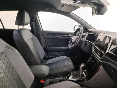 10 - Volkswagen T-Roc eschini auto