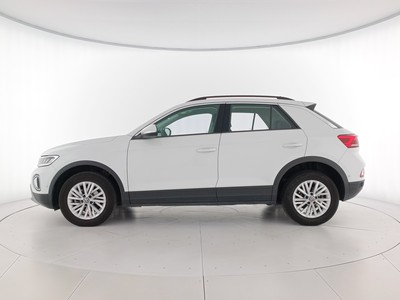 3 - Volkswagen T-Roc eschini auto