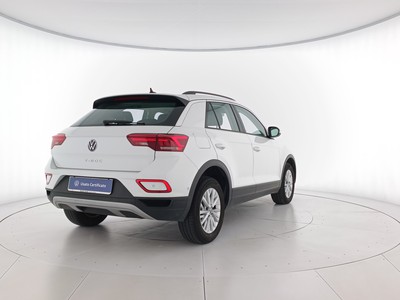 4 - Volkswagen T-Roc eschini auto