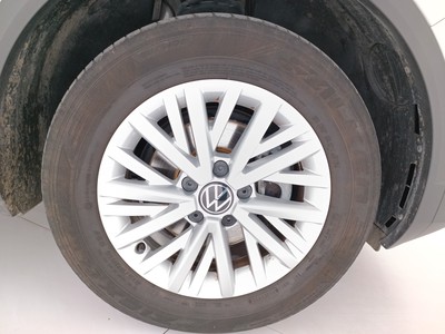 8 - Volkswagen T-Roc eschini auto