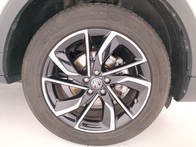 8 - Mg ZS eschini auto