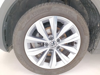 8 - Volkswagen T-Roc eschini auto