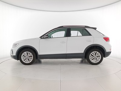 3 - Volkswagen T-Roc eschini auto