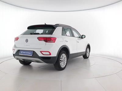 4 - Volkswagen T-Roc eschini auto
