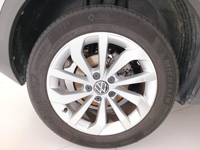 8 - Volkswagen T-Roc eschini auto