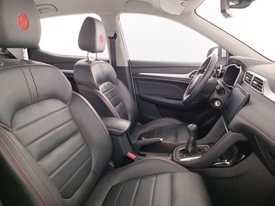 10 - Mg ZS eschini auto