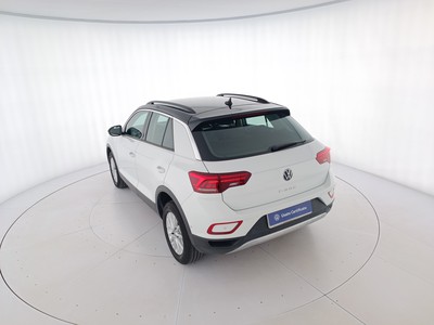 6 - Volkswagen T-Roc eschini auto