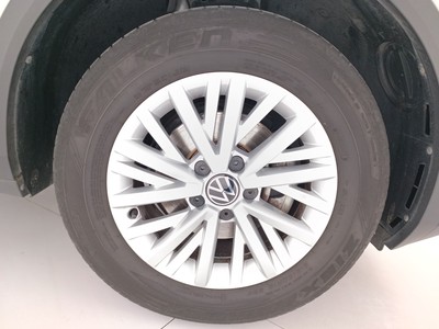 8 - Volkswagen T-Roc eschini auto