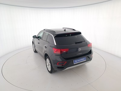 6 - Volkswagen T-Roc eschini auto