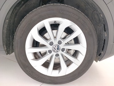 8 - Volkswagen T-Roc eschini auto