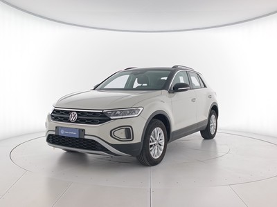 1 - Volkswagen T-Roc eschini auto
