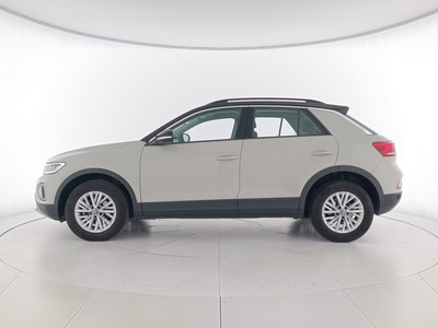 3 - Volkswagen T-Roc eschini auto