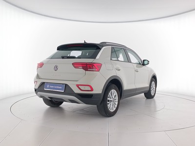 4 - Volkswagen T-Roc eschini auto
