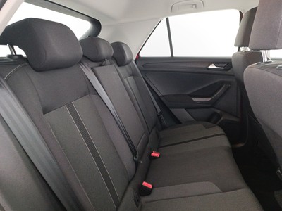 9 - Volkswagen T-Roc eschini auto