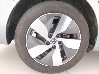 8 - Volkswagen Passat eschini auto