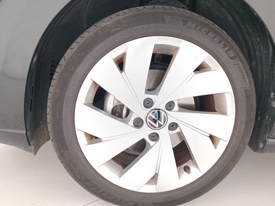 8 - Volkswagen Golf eschini auto