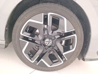 8 - Volkswagen Golf eschini auto