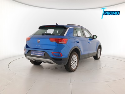 4 - Volkswagen T-Roc eschini auto