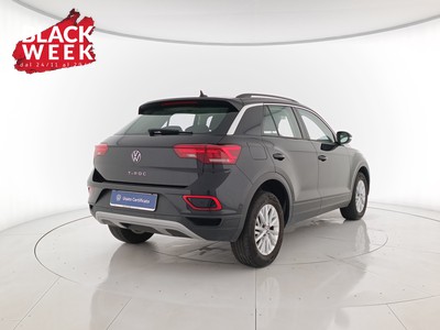 4 - Volkswagen T-Roc eschini auto