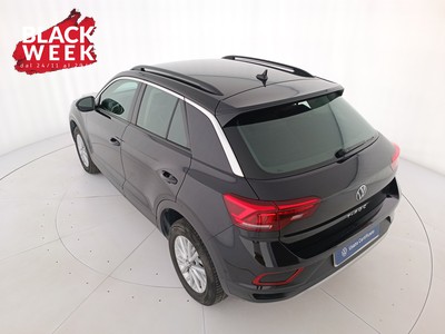 5 - Volkswagen T-Roc eschini auto