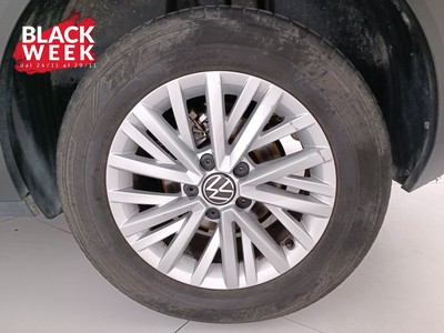 8 - Volkswagen T-Roc eschini auto